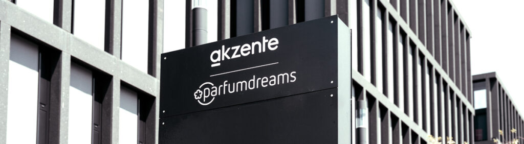 Gebäude mit Logo Akzente & parfumdreams