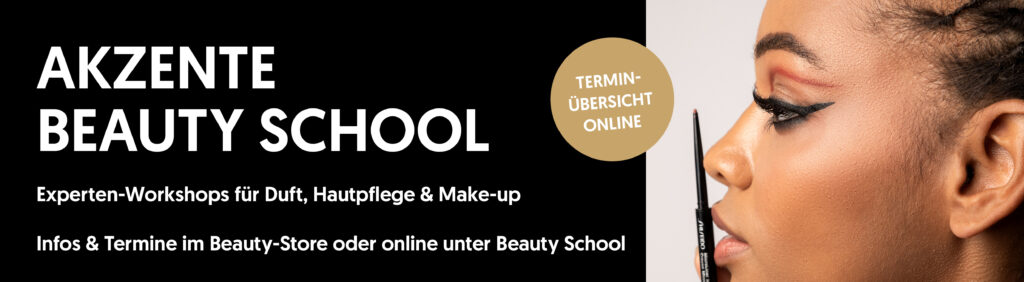 Frau mit Kaijalstift und schönes Make-up, Bewerbung Beauty-School